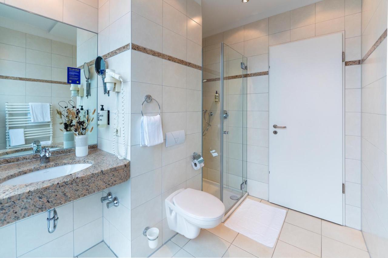 Koncept Hotel H2O Siegburg Buitenkant foto
