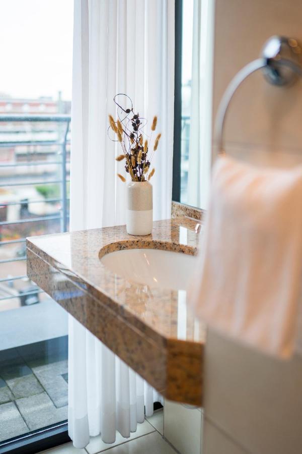 Koncept Hotel H2O Siegburg Buitenkant foto