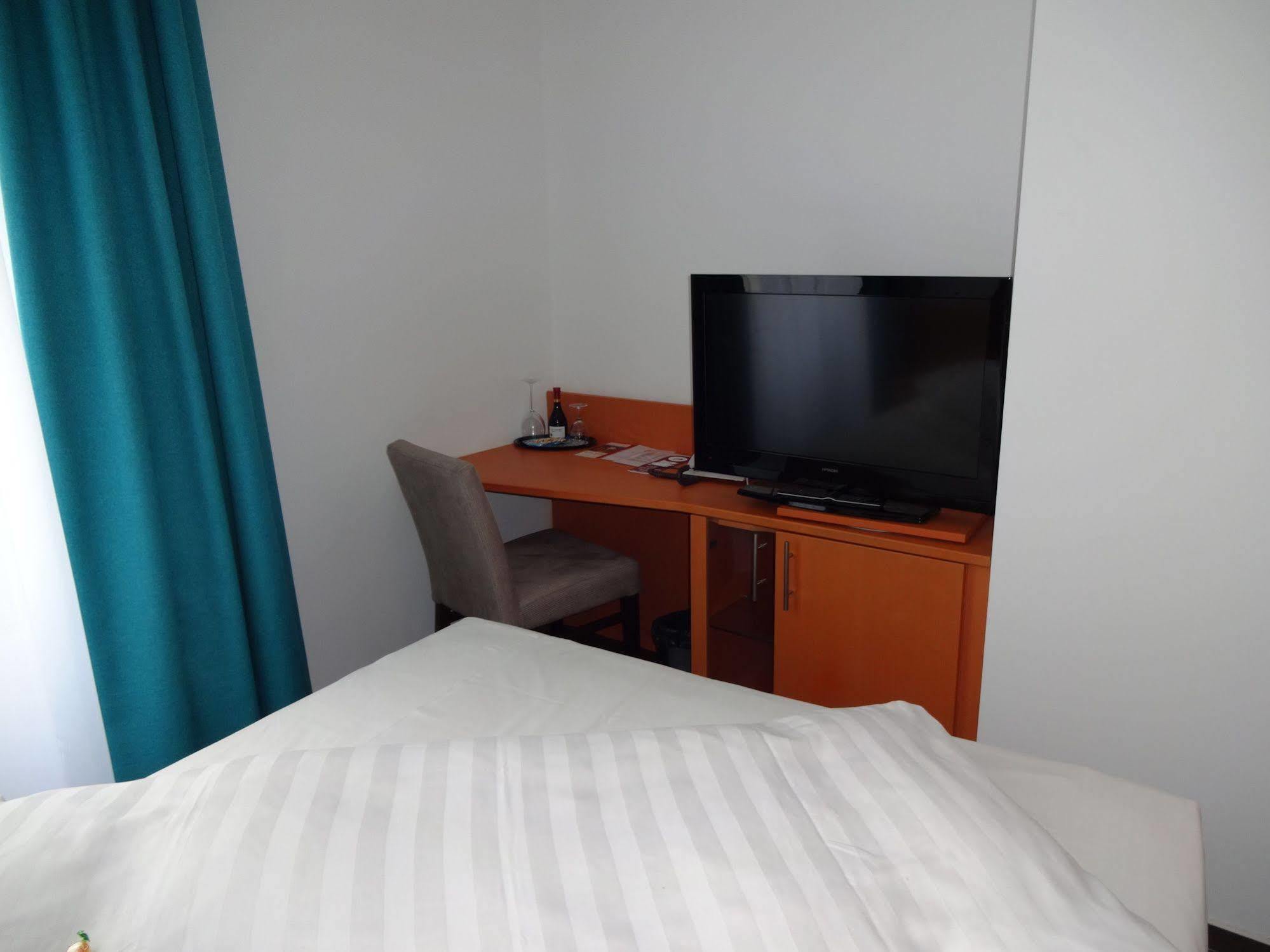 Koncept Hotel H2O Siegburg Buitenkant foto