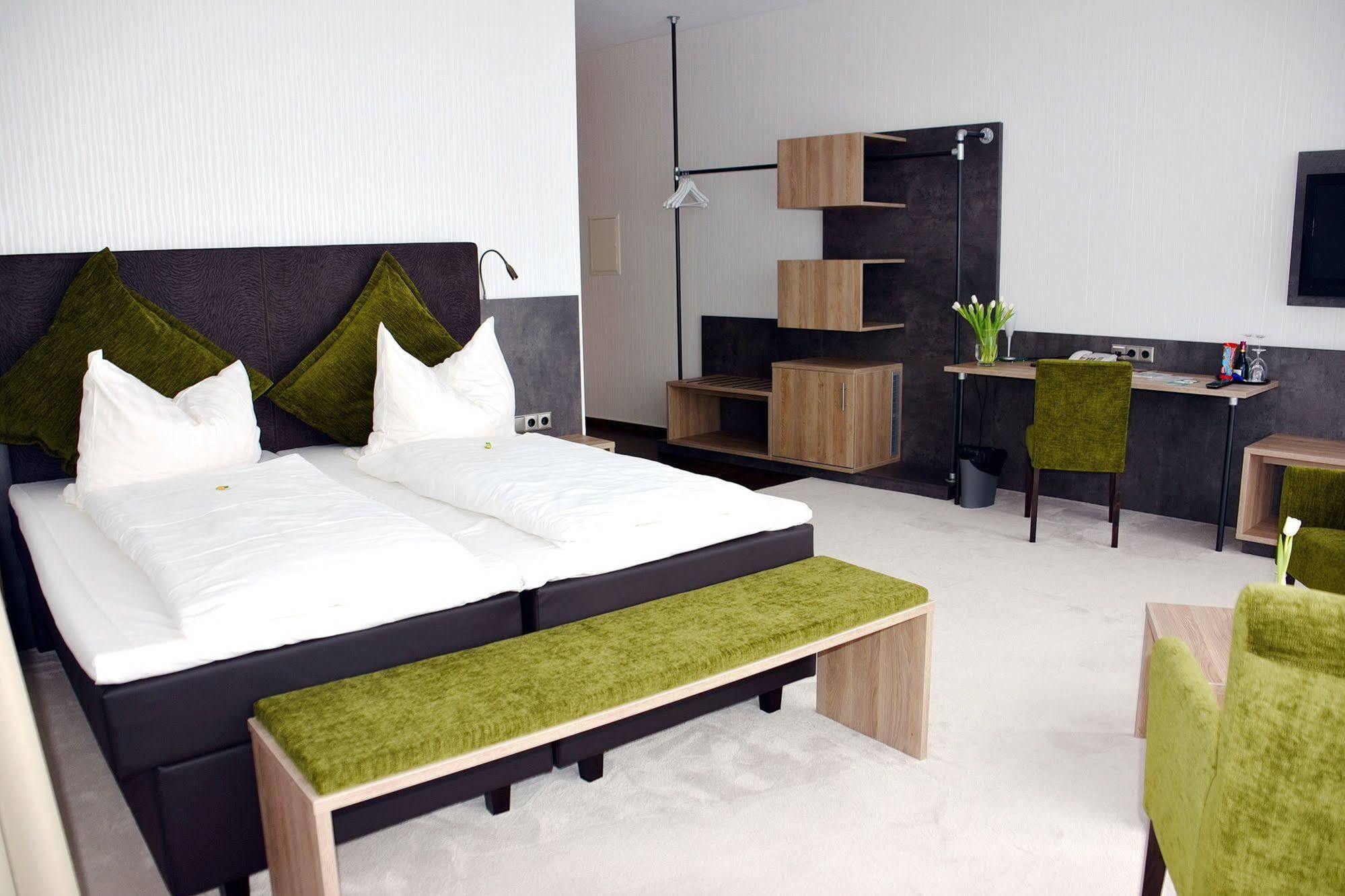 Koncept Hotel H2O Siegburg Buitenkant foto