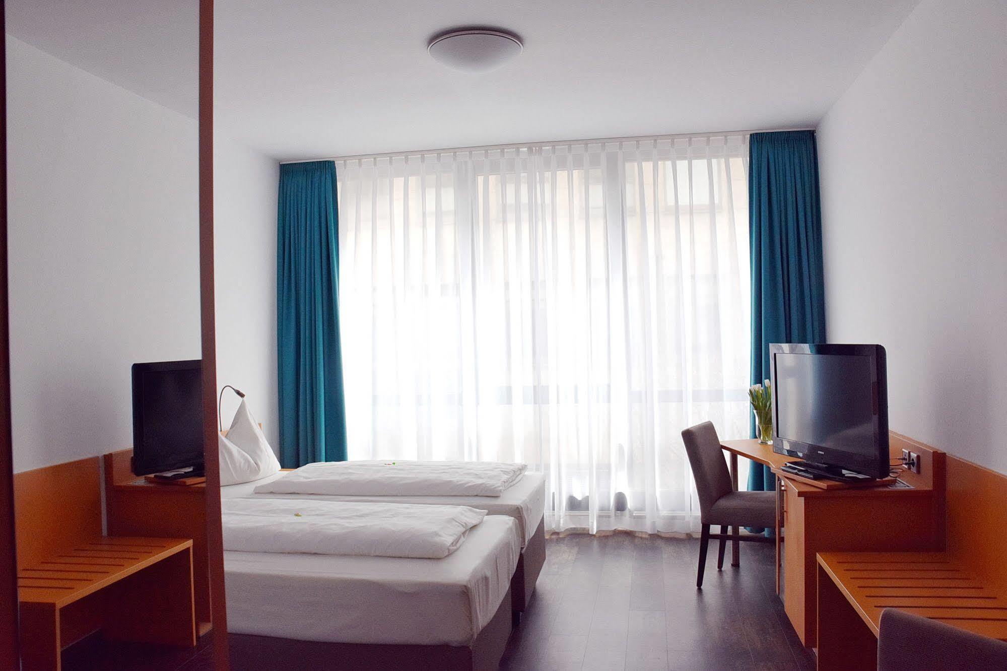 Koncept Hotel H2O Siegburg Buitenkant foto